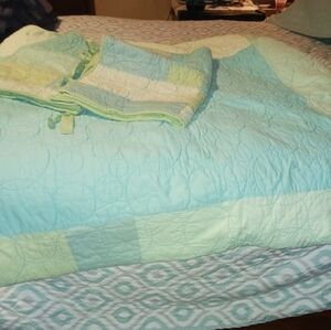 Aqua and Mint Quilt Set